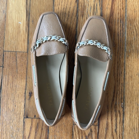 Talbots Brown Leather Loafers with Chain Detail 6.5 - Picture 4 of 8
